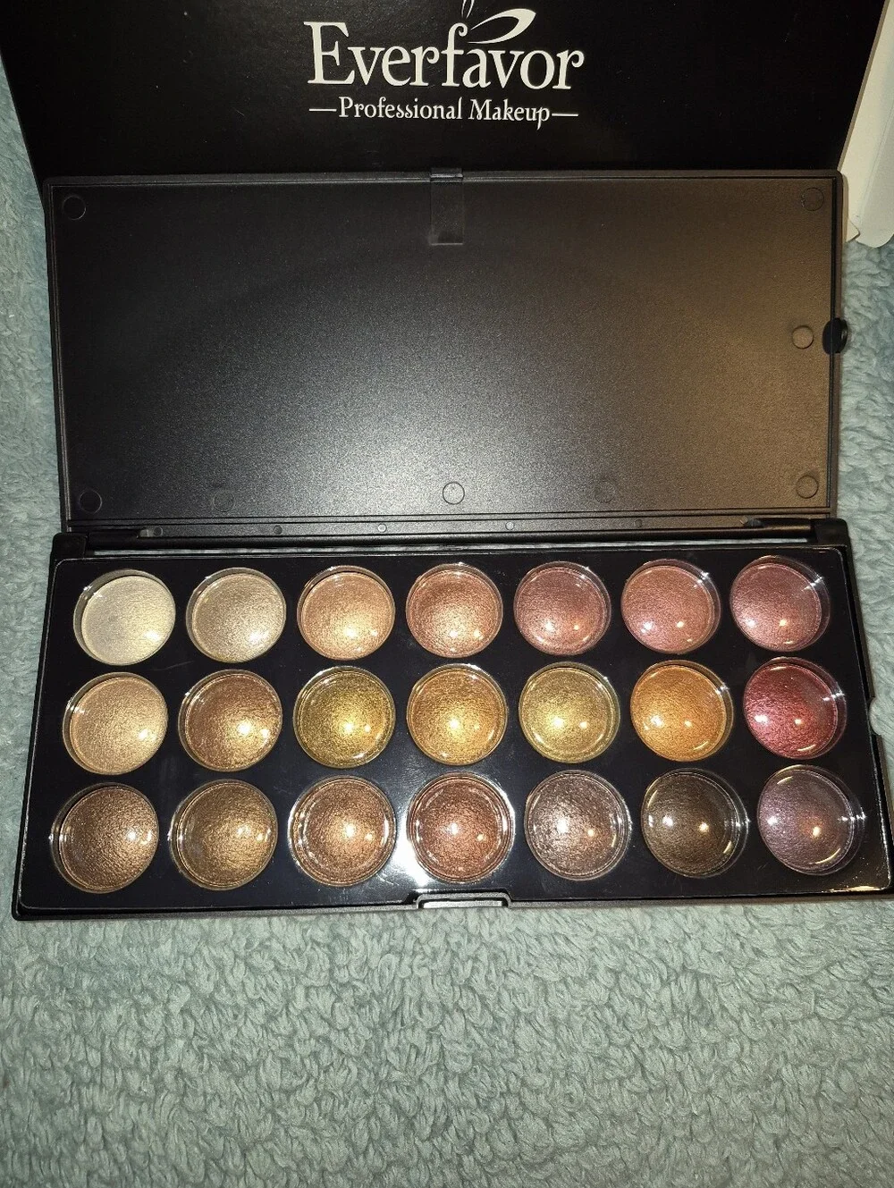 EVERFAVOR Baked Eyeshadow Palette - Warm Metallic Browns & Golds